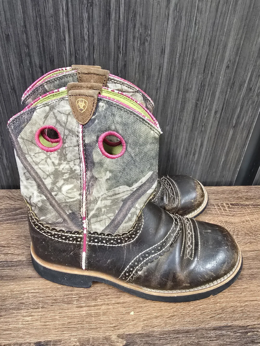 Ariat Girls Fatbaby Camo Western Boots Pink Trim Leather Size US 4.5 Youth